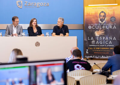 Javier Sierra, Sara Fernández y Jesús Callejo en la presentación de La España mágica