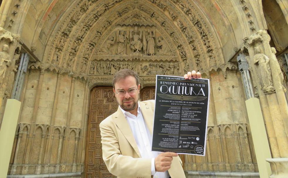 Javier Sierra, vuelve enmascarar a León en ‘la cultura de lo oculto’