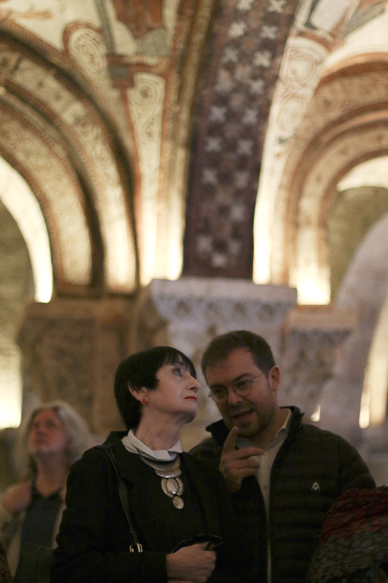Lynn Picknett y Javier Sierra en el Panteón de los Reyes
